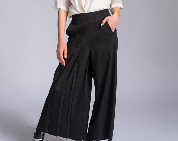 Wide Leg Pants with Front Pleat A92260