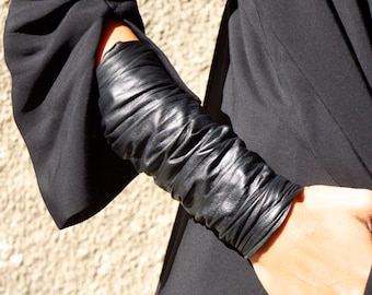 Black Extravagant Leather Bracelet / Genuine Leather Cuff   by AAKASHA A17187