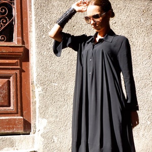 Sexy Soft Hot Black Maxi Lockeres Shirt / Asymmetrisches Shirt / Oversize Neue Kollektion Top von AAKASHAA A11164