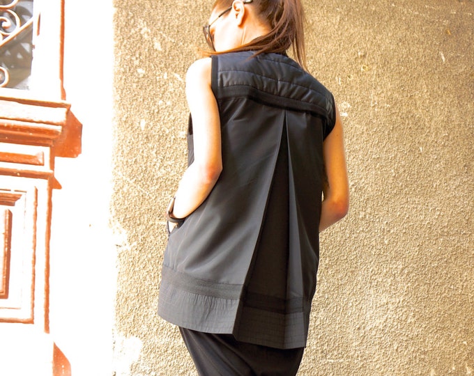 New Black Extravagant  Sleeveless  Double Black Matt Zipper Vest /  Side Pockets Jacket / Stylish Plated Back HandMade  by Aakasha A02600