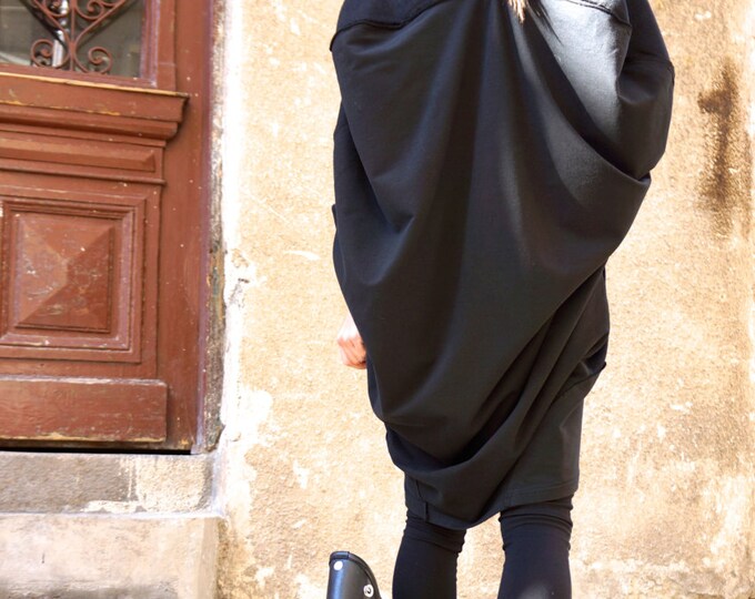 NEW Collection Black Extravagant Linen-Cotton Zipper Top  /  Maxi Top with pockets  by AAKASHA A02173