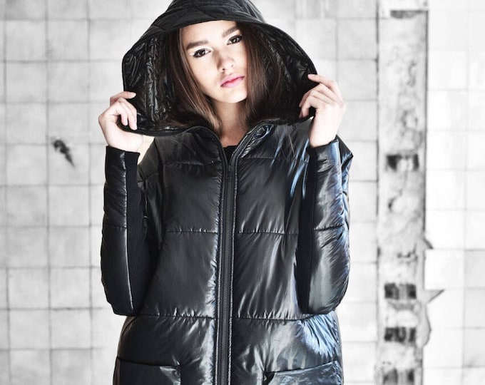 NEW Warm Quilted Large Hooded Jacket/ Black Matte Zipper / Outside Large pockets  A20700
