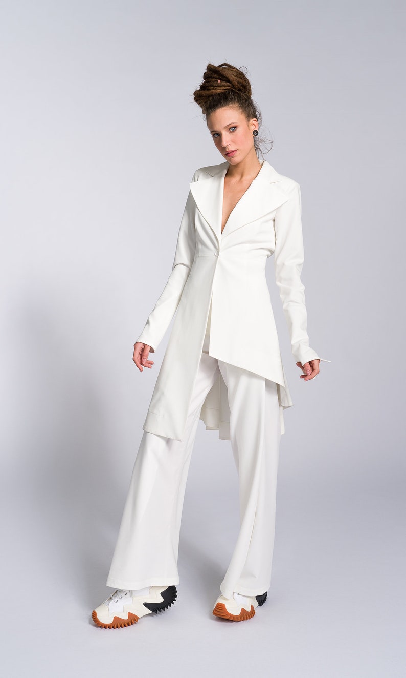 Asymmetric Buttoned Blazer A92330 image 5