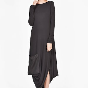 Vestido longo plus size, vestido kaftan preto de viscose, bolso grande de linho na frente, vestido extravagante de festa/dia em viscose da Aakasha A03597