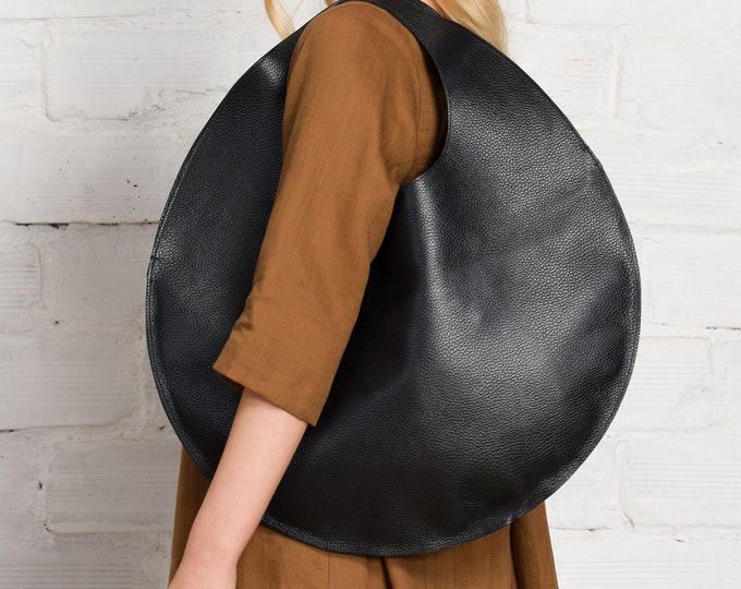 Circle Leather Hobo BAG A92140