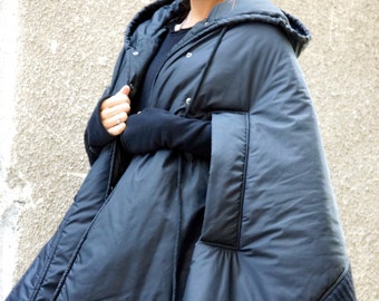 Black Quilted Hooded Poncho - Waterproof Asymmetric Shawl
