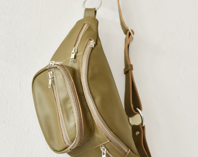 Genuine leather Bum Bag / Fanny Bag A14748