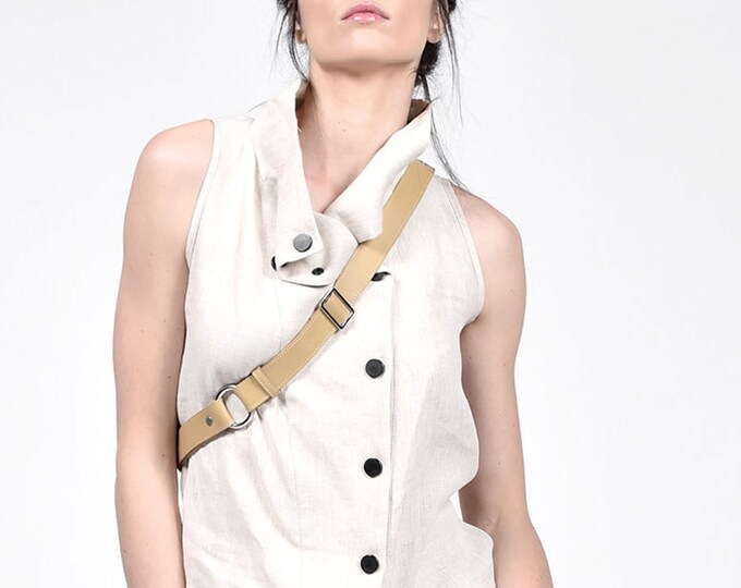 Sleeveless Linen buttoned top A90465