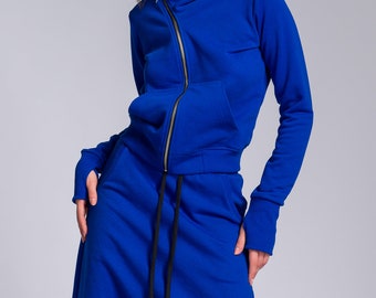 Short Hoodie with Asymmetric Closure , Comfortable  Thumb wholes and side pockets  A92234