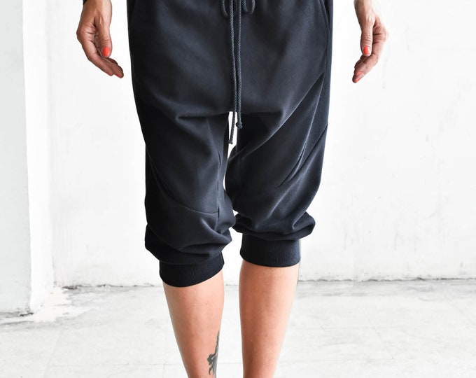 Sporty 3/4 Drop Crotch Pants A90533