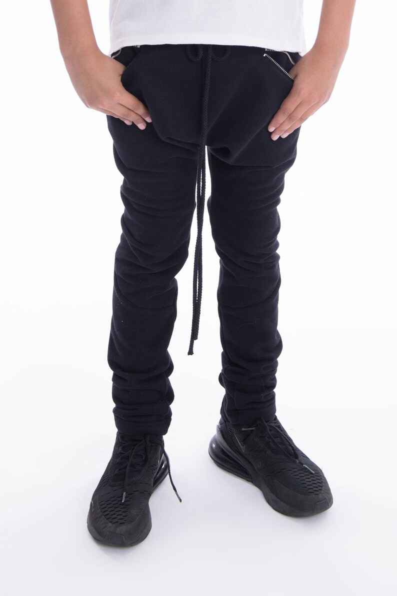 Long drop crotch pants with zipper pockets A05240C image 3