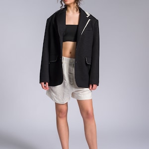 Blazer dal taglio maschile con dettagli a contrasto A92233 immagine 8