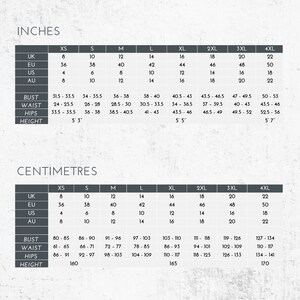 Op de afbeelding: Een maattabel voor dames met maten in inches en centimeters. Maten vari&euml;ren van XS tot 4XL, met maten voor UK, EU, US en AU. Inclusief borst-, taille-, heup- en hoogtematen.