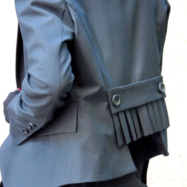 Nouveau blazer noir élégant / Nouveau manteau d'automne / Manteau noir en laine froide / Blouson boutonné asymétrique extravagant par Aakasha A10311
