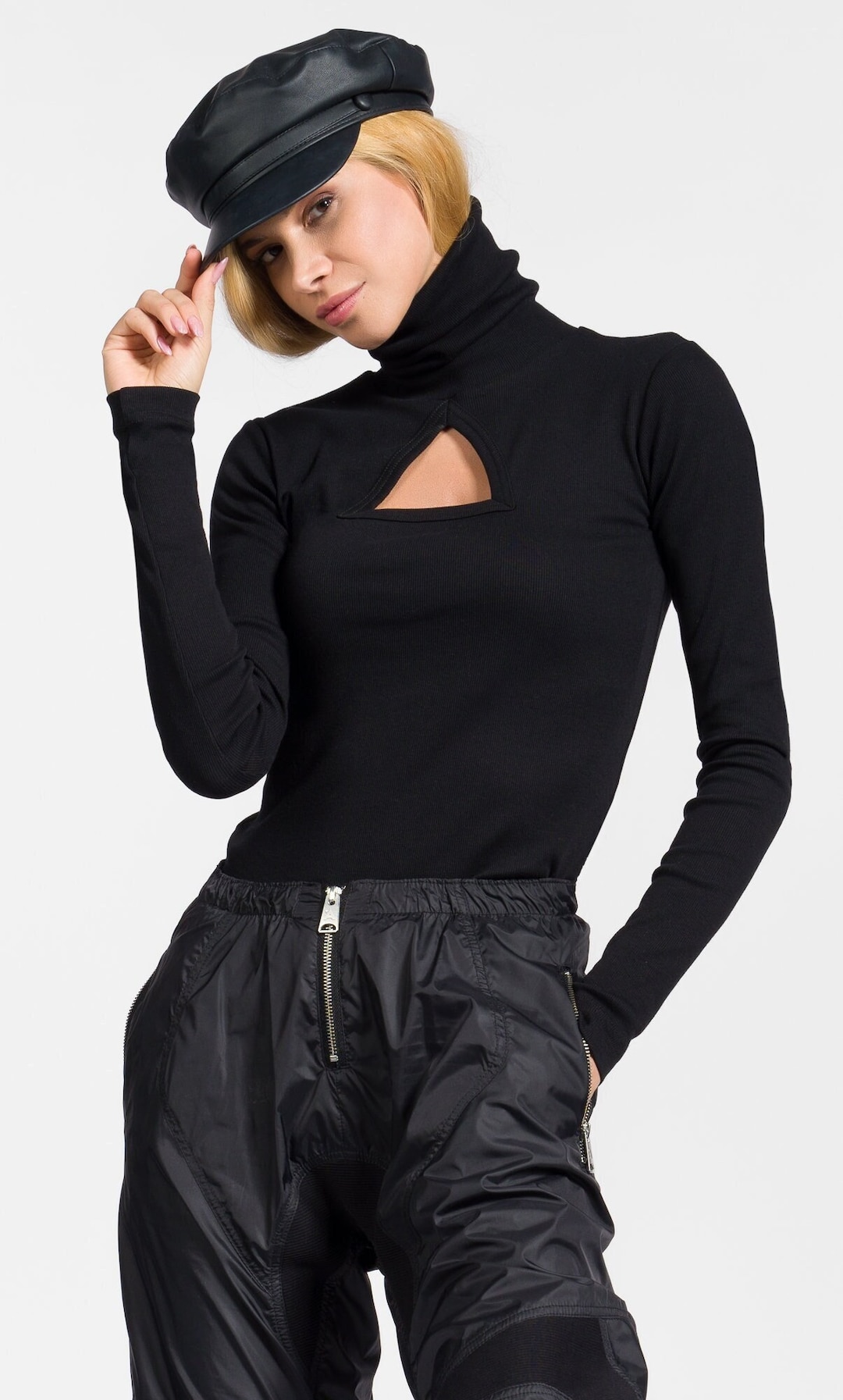 ☆FLARE UP☆ Cutout Turtleneck Long Sleeve FL112Black FLARE