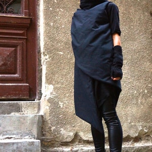 NEW AW Asymmetric Extravagant Black Sleeveless Quilted Coat / Warm Waterproof / Windproof Vest by Aakasha A07148 image 3