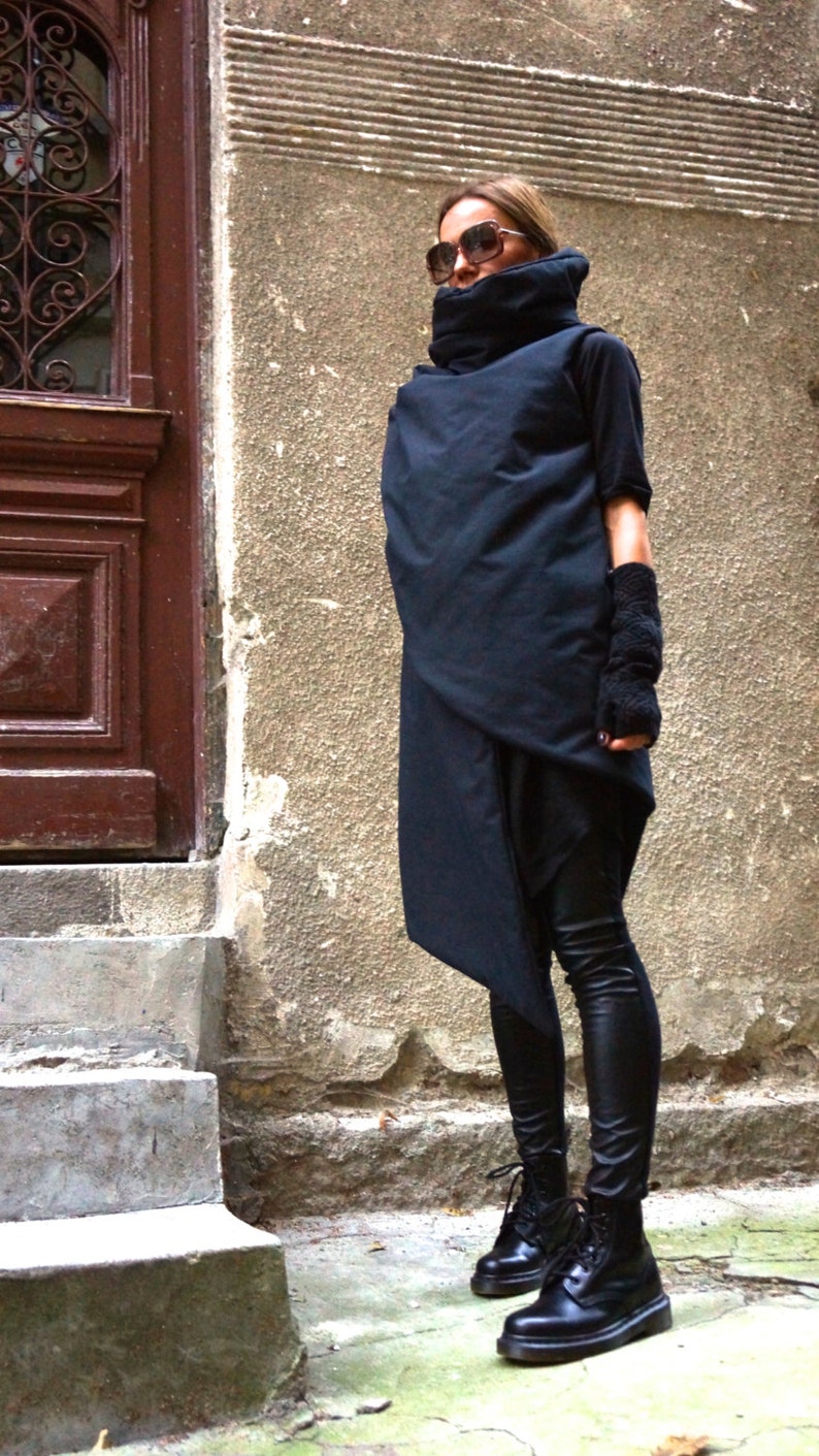 NEW AW Asymmetric Extravagant Black Sleeveless Quilted Coat / Warm Waterproof / Windproof Vest by Aakasha A07148 image 3