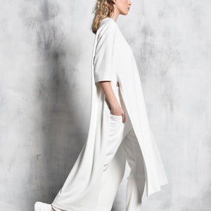 Plus Size Baumwollkleid, Tunika mit asymmetrischen Seitenschlitzen, Maxi Baumwolltunika mit tiefen Schlitzen, Handgefertigtes Tunikakleid von Aakasha A03808