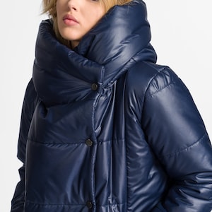 Giacca invernale calda con cappuccio, giacca trapuntata con bottoni frontali e tasche A92084