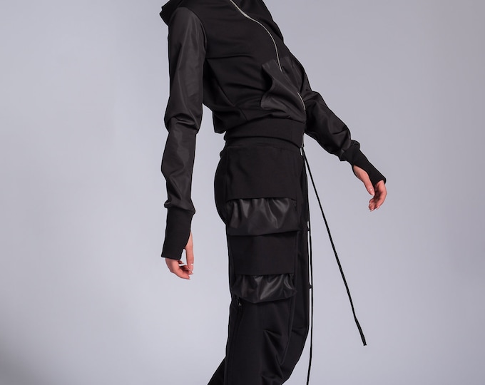 Jogger Pants with Layered Pokets and Hoodie with Asymmetric Closure A92240