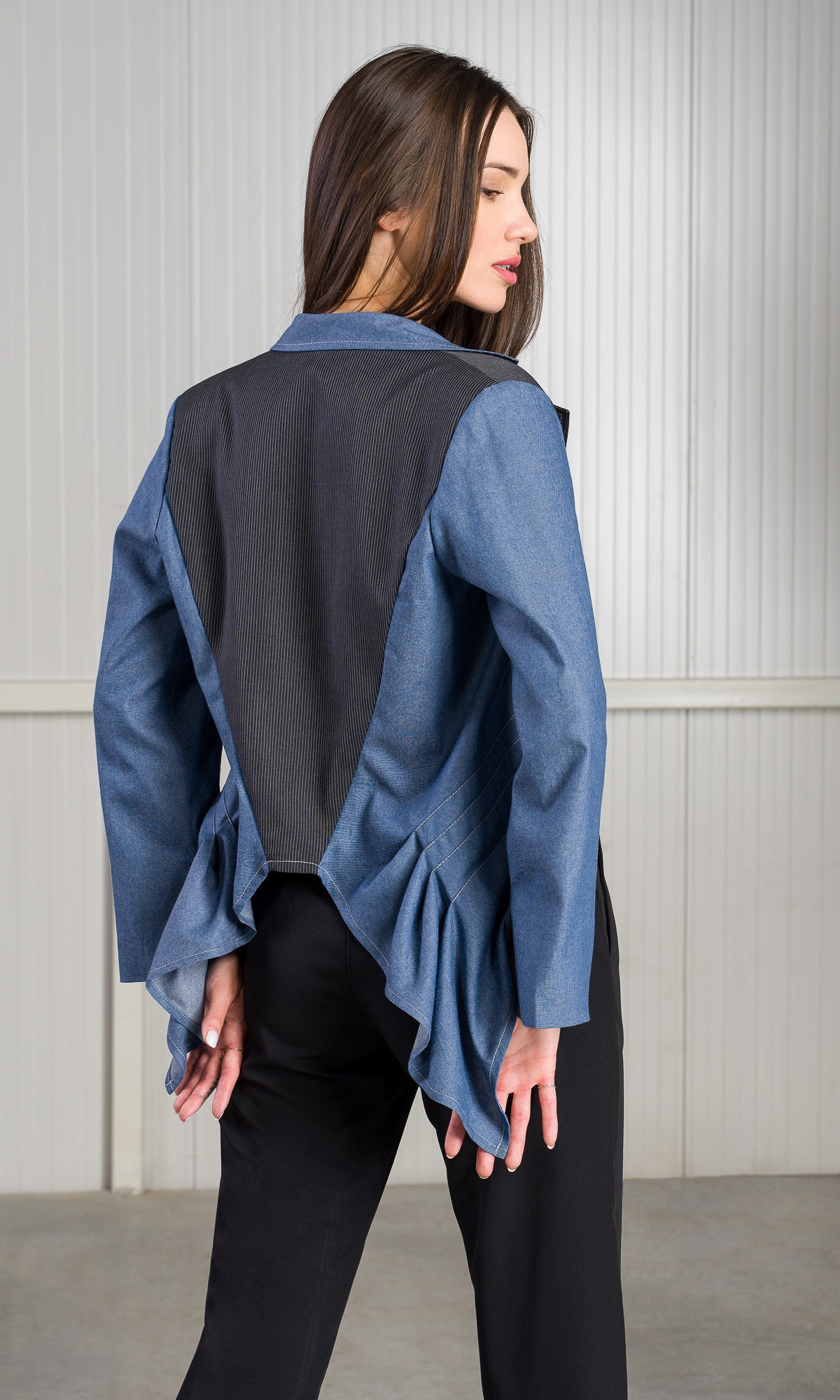 Single Buttoned Short Blazer A92298