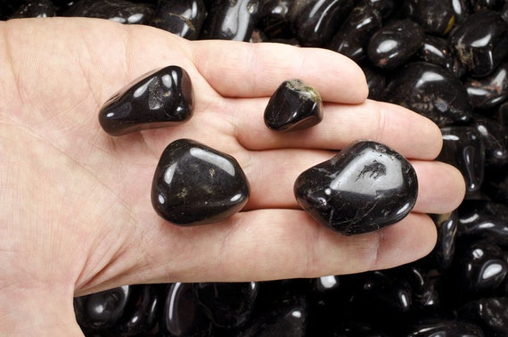 Fantasia Materials: 1 Lb Tumbled Black Onyx A Grade Stones From Brazil Bulk  Natural Polished Gemstones for Crafts, Reiki and More 
