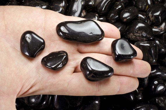 Fantasia Materials: 1 Lb Tumbled Black Onyx A Grade Stones From Brazil Bulk  Natural Polished Gemstones for Crafts, Reiki and More 