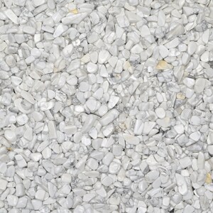 Materiali di fantasia: 3 libbre di caduto di pietre Howlite Chip dimensioni w / carta d'identità - rocce levigate!