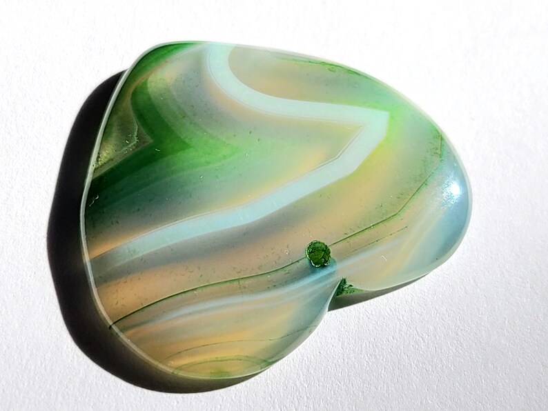 Green /& White Striped Heart Shaped Onyx Agate Pendant 38x42x5mm YT512