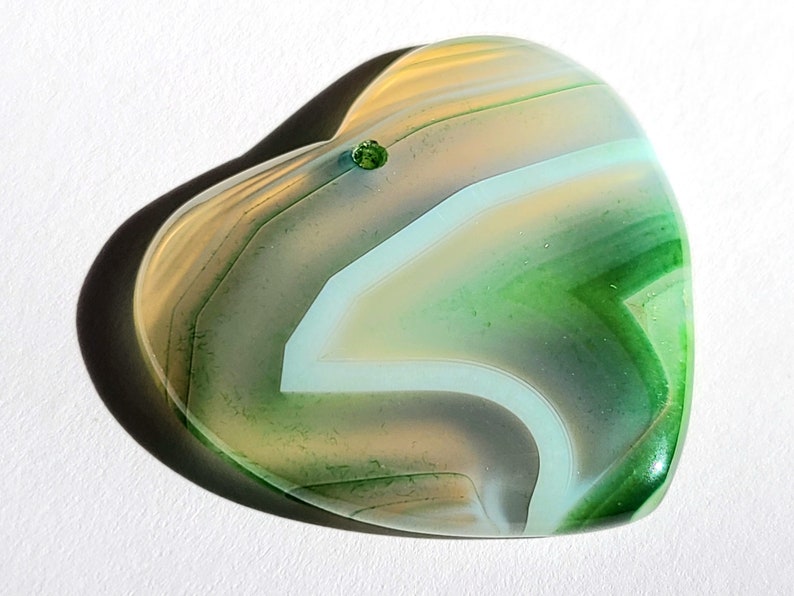 Green /& White Striped Heart Shaped Onyx Agate Pendant 38x42x5mm YT512