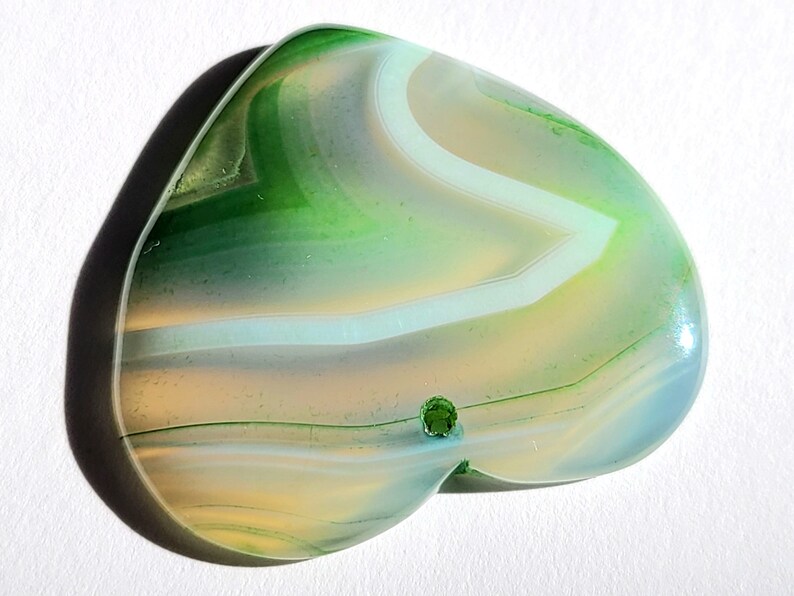Green /& White Striped Heart Shaped Onyx Agate Pendant 38x42x5mm YT512