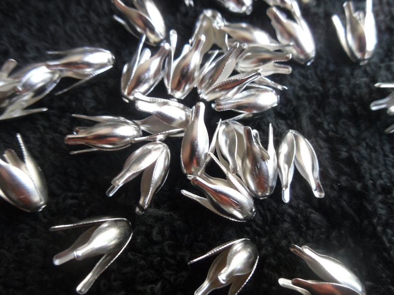 A3C3-1 Silver Plated Flower Petal Tulip Bloom Bead Caps