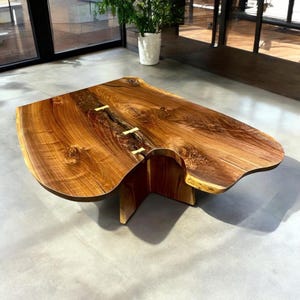 Curved Coffee Table Walnut, Mid Century Design Coffee Table, Live edge Coffee Table