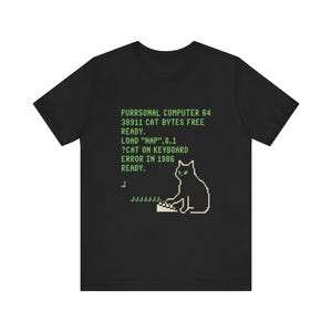 Regalo de gato negro - Camiseta con error de pantalla de arranque de píxeles "GATO EN EL TECLADO", camiseta retro de los 80 con error básico de computadora doméstica para programadores que tienen gatos.