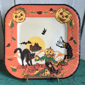 Vintage Halloween Party Plate Favors Old Collectible Spooky Jack O Lantern Pumpkin Heads Black Cats Scarecrows Haunted Tree Ghosts 1940 Era
