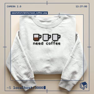 Camiseta bordada "Need Coffee" – Camiseta retro de programación con diseño pixelado de café, regalo para ingenieros de software, regalo para amantes de la tecnología para él o ella.