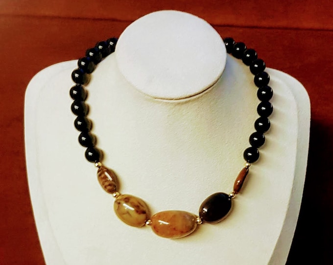 Vintage Agate & Onyx Beaded Necklace - 18 inch