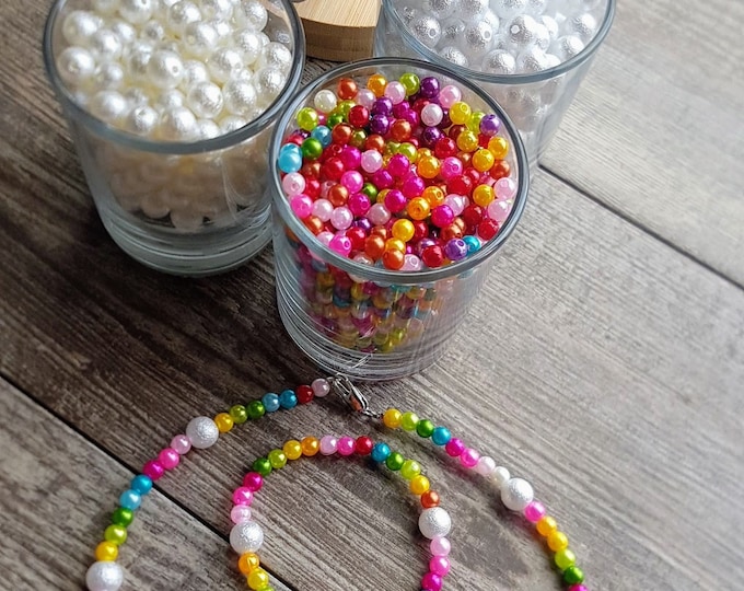 Fun necklace simple  project for everyone. Make similar to picture.