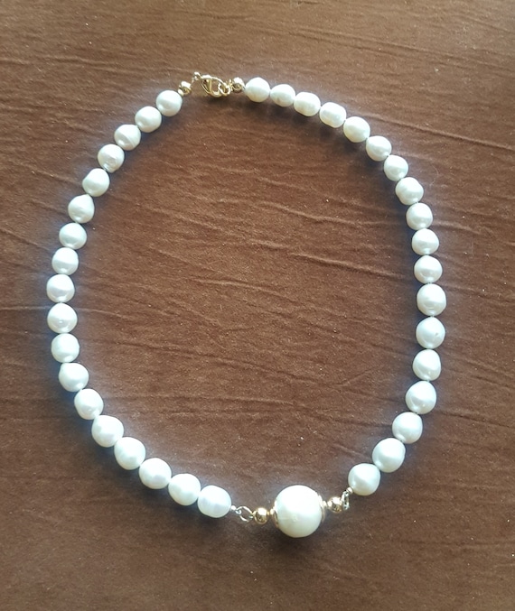 AA+ Aesthetic baroque pearl necklace and earrings. 8-9 mm beads with larger 14 x12mm front detail. Bridal, anniversaries, birthdays &  mum.