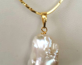 Colgante de perla barroca: alto brillo, enganche chapado en oro (20 x 15 mm, cadena no incluida)