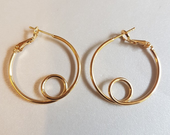 Double  hooped brass gold-plated earrings with lever backs. 30mm diameter approx. Sold as pair.