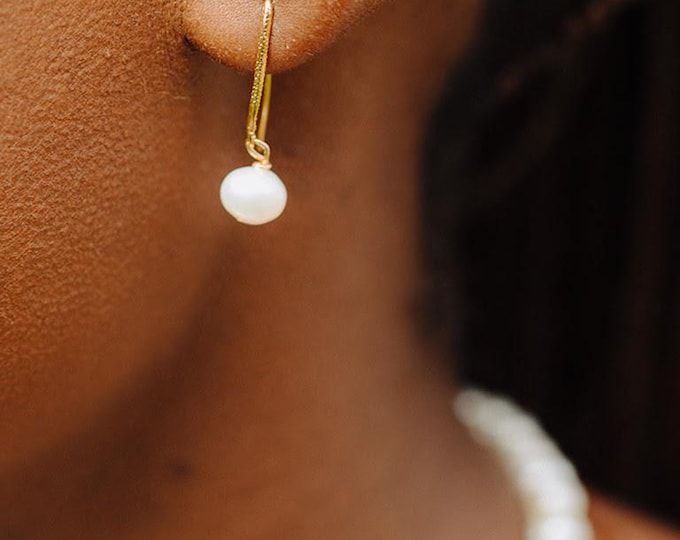 AA+ Freshwater Ringed Pearl Necklace: 6-7mm Beaded Elegance. Weddings and occasion wear.
