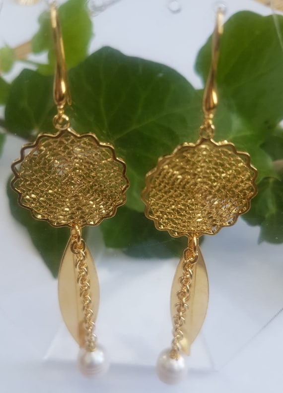 Bridal  Gold Earrings, Pearl Earrings, Pearl Wedding Earrings, birthdays, gift for her.