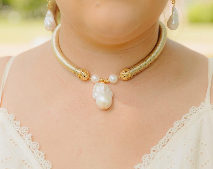 Baroque Pearl Cord Necklace: Elegant 17-Inch Statement Piece