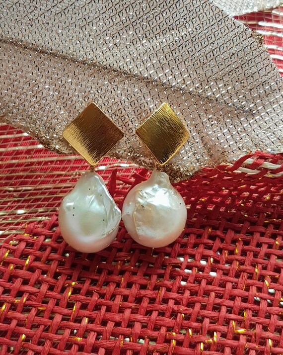 AAA Baroque pearl earrings 20x15mm approx. High luster pearl. Very beautiful Christmas gift. Post and butterfly, gold plated large stud top.