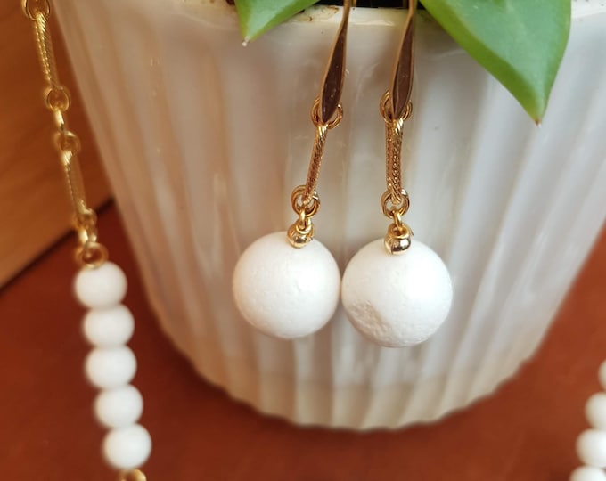 White Coral Jewelry Set: Gold Chain Necklace, Bracelet & Earrings