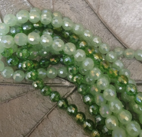 8mm faceted crystal forest  green or  mint green beads,   ***50 beads*** Absolutely gorgeous beads. Super fast delivery from the UK!!!