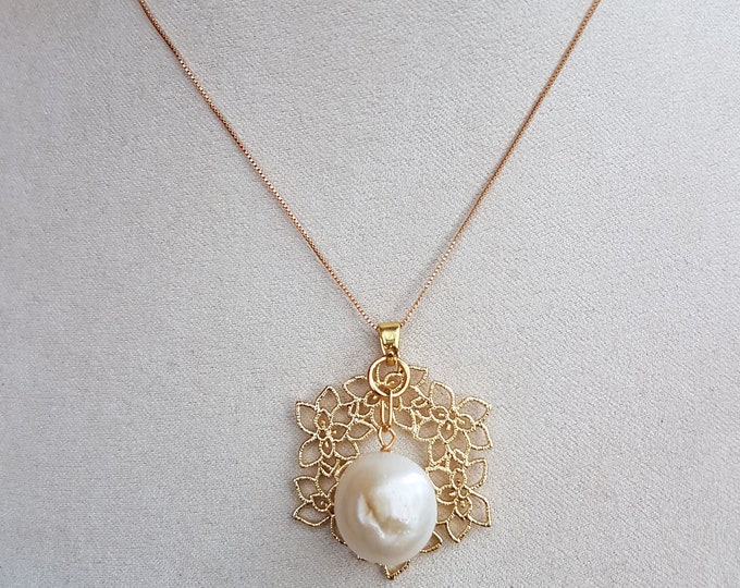 Baroque Pearl Pendant Necklace: Gold-Plated Floral Detail