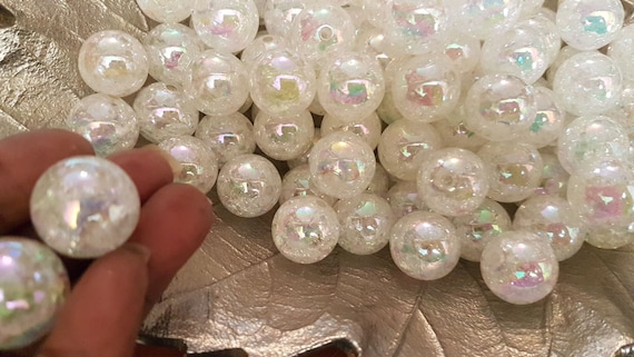 20mm Acrylic snowballs. Beautiful, large crackle white iridescent bead. Good as Christmas decoration on anything. 10 or 20  beads in a pack.
