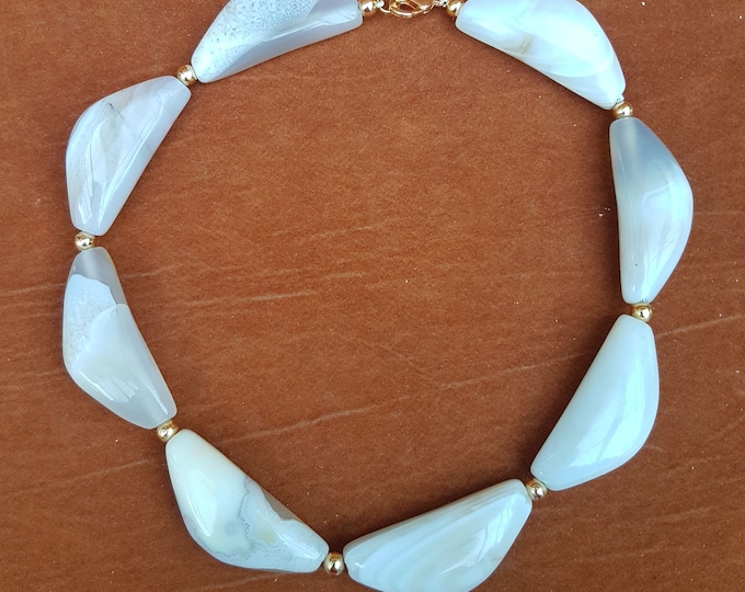 White Quartz Collar Necklace: Classy Unique Design